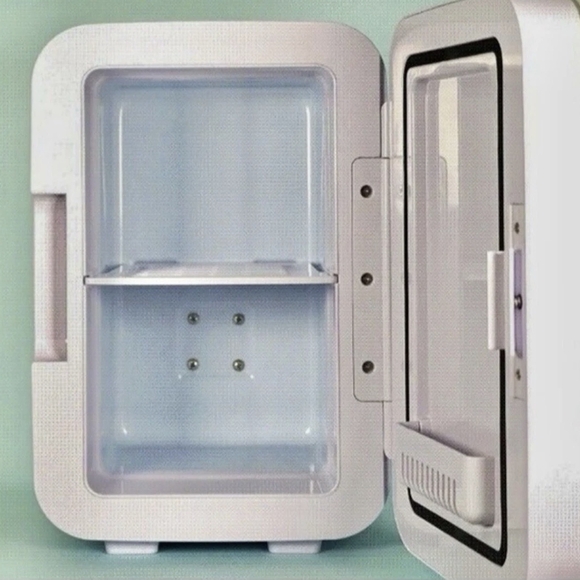 Good Molecules tabletop mini fridge - Picture 2 of 2